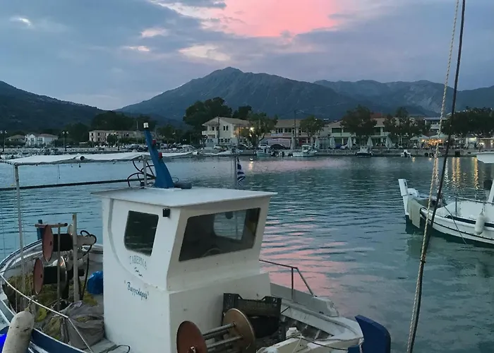 Petros, Vassiliki, Lefkada - 3 Bedrooms, Pool, Stunning Views فيلة