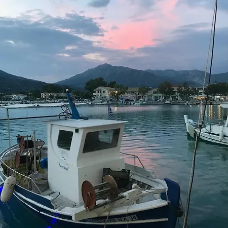 Petros, Vassiliki, Lefkada - 3 Bedrooms, Pool, Stunning Views וילה