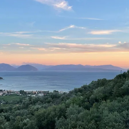 Petros, Vassiliki, Lefkada - 3 Bedrooms, Pool, Stunning Views וילה