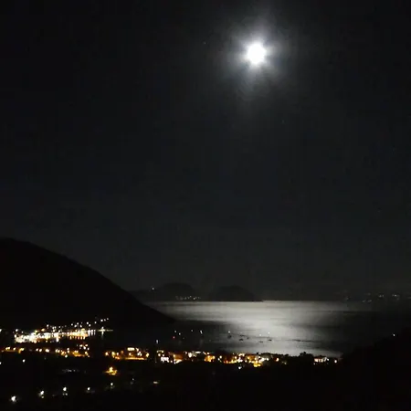 Petros, Vassiliki, Lefkada - 3 Bedrooms, Pool, Stunning Views * Pondi